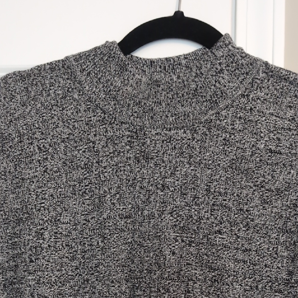 Dana Buchman Black and White Knit Top - Picture 2 of 4